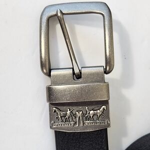 Levi's Western Metal Two Horse Buckle Belt Reversible Leather 1X (42-44)